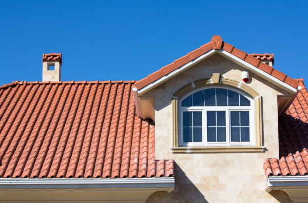 Atap Berbentuk Genteng Merah